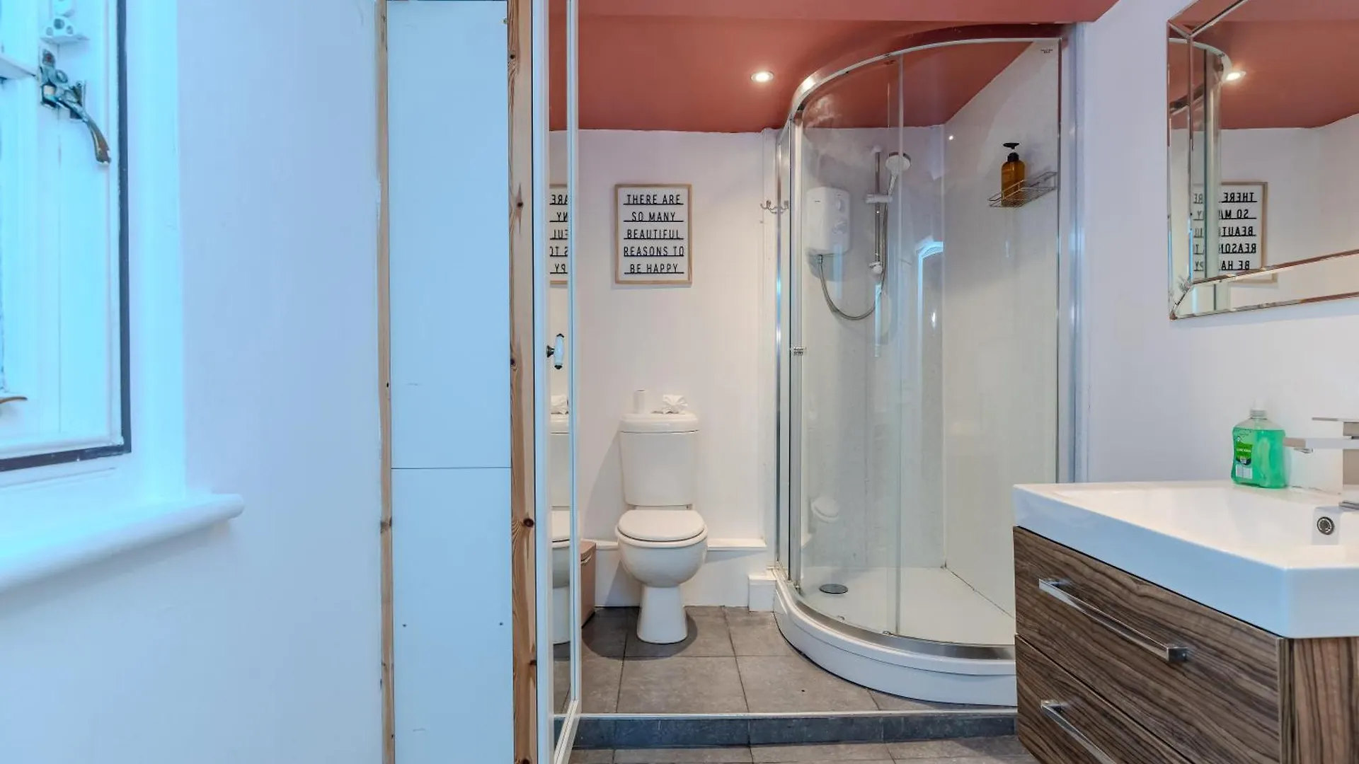 Apartment Perfect Big House Next To Brighton Beach Sleep 20 United Kingdom
