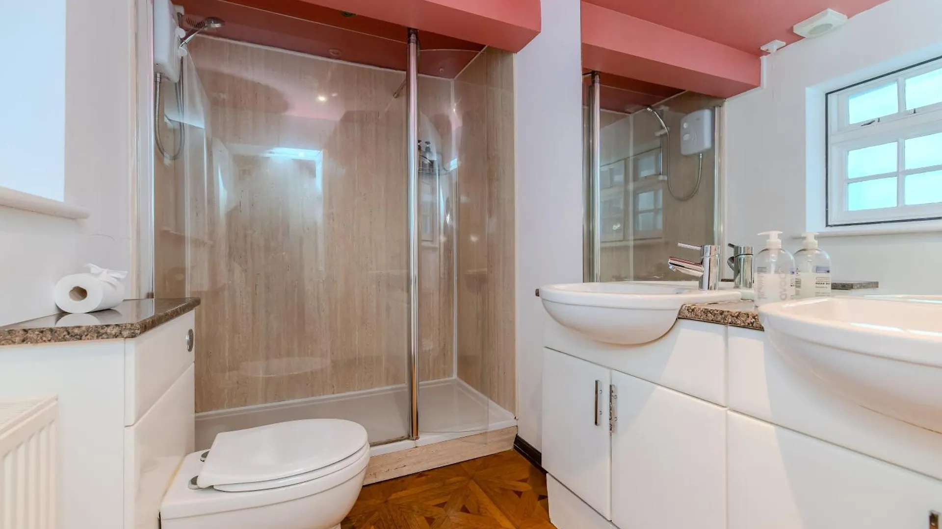Perfect Big House Next To Brighton Beach Sleep 20 United Kingdom