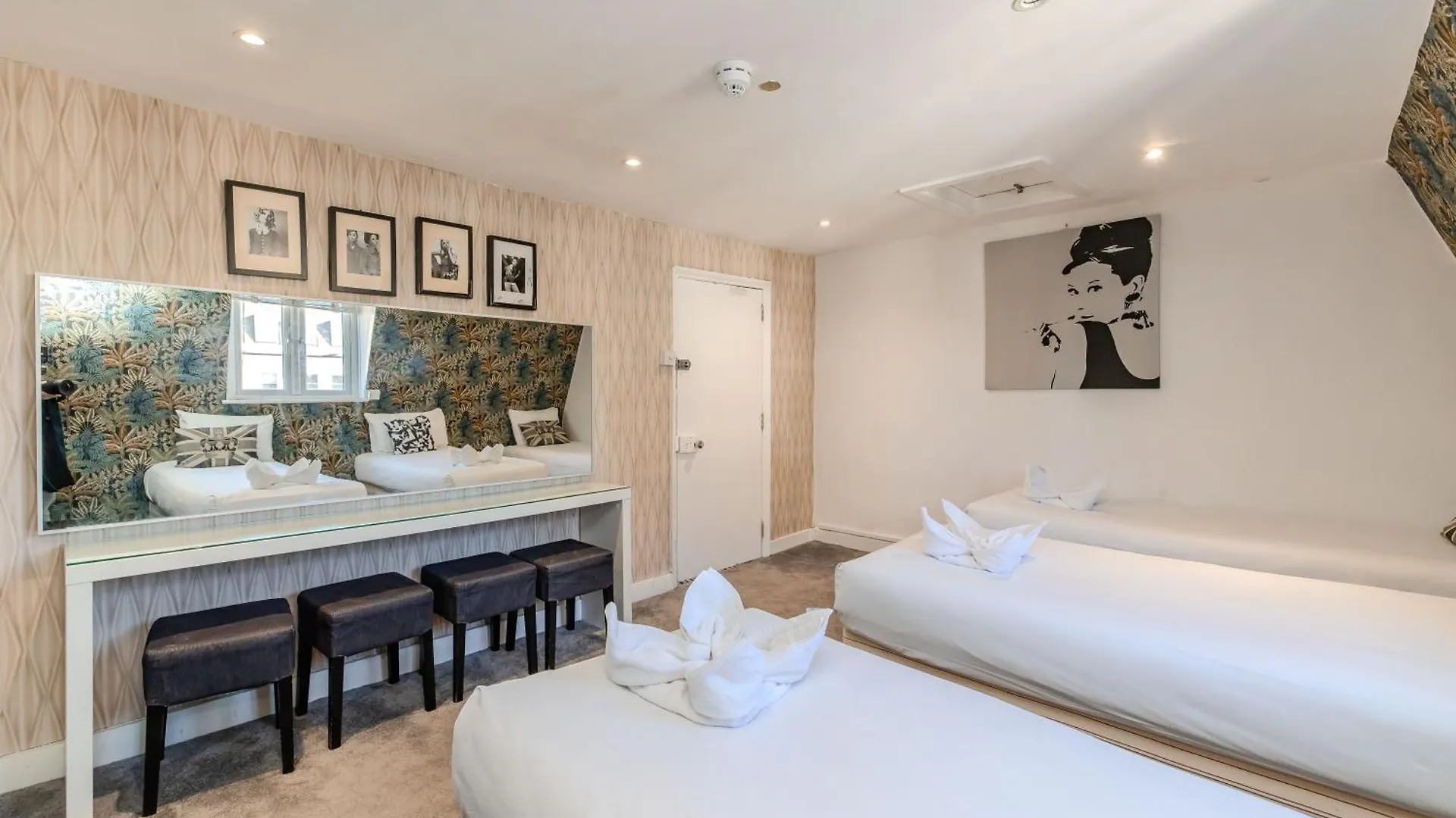 Perfect Big House Next To Brighton Beach Sleep 20 Apartment