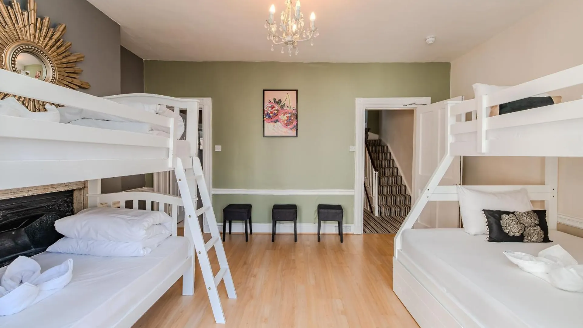 Perfect Big House Next To Brighton Beach Sleep 20 0*,  United Kingdom