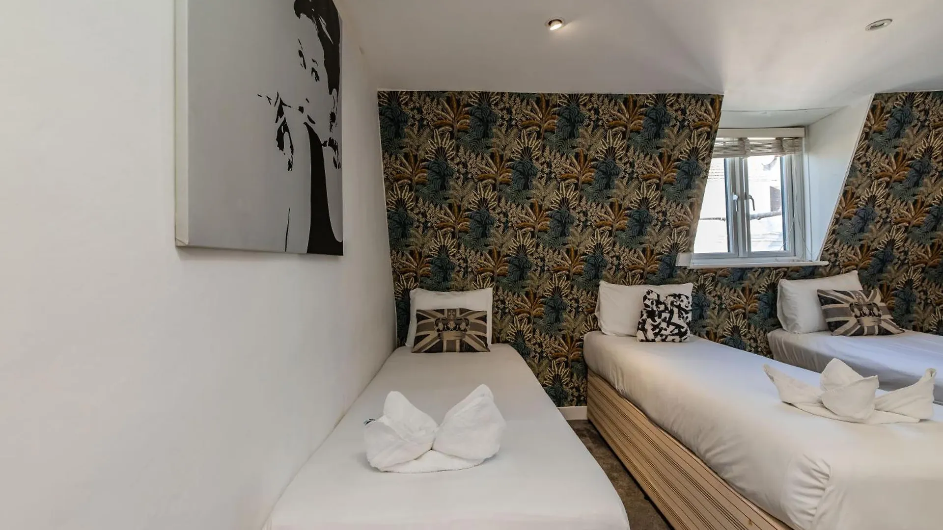 Perfect Big House Next To Brighton Beach Sleep 20 Apartment