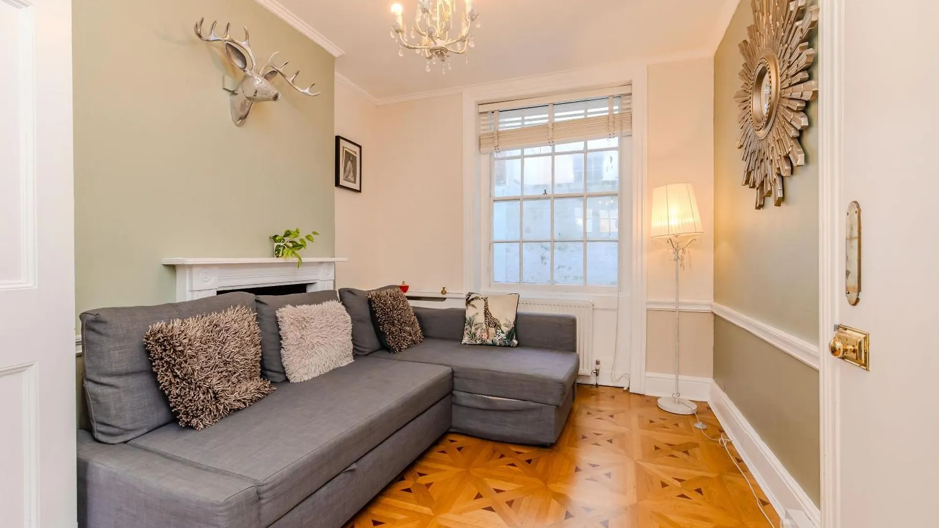 Perfect Big House Next To Brighton Beach Sleep 20 0*,  United Kingdom