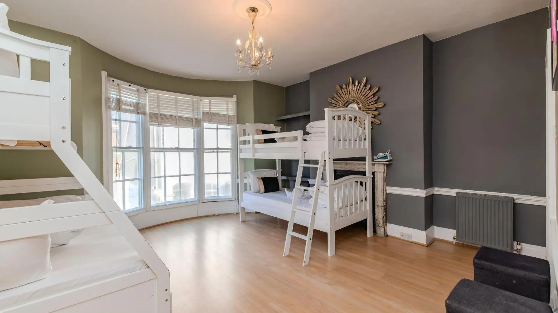 Perfect Big House Next To Brighton Beach Sleep 20 0*,  United Kingdom