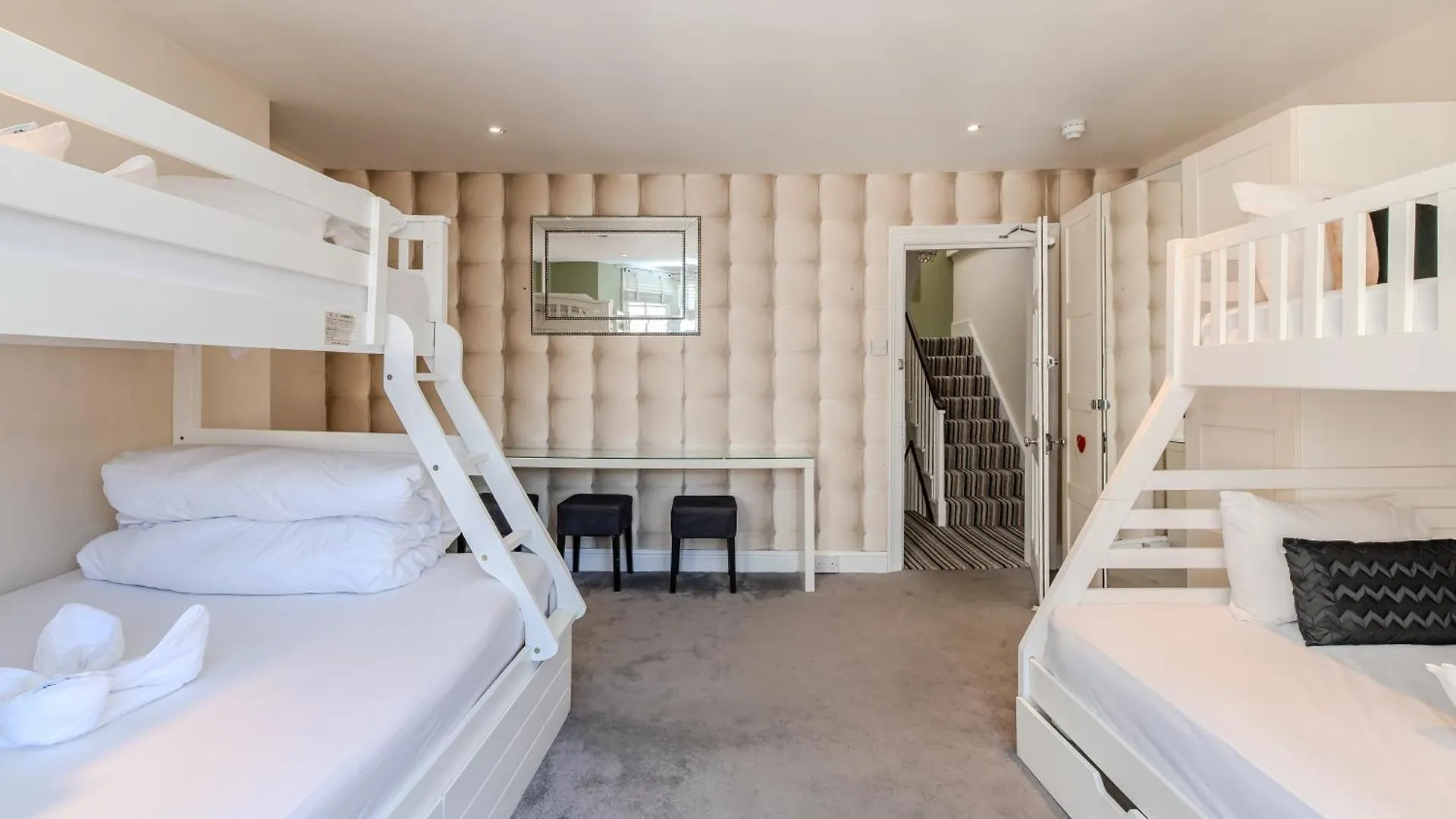 Perfect Big House Next To Brighton Beach Sleep 20 Apartment