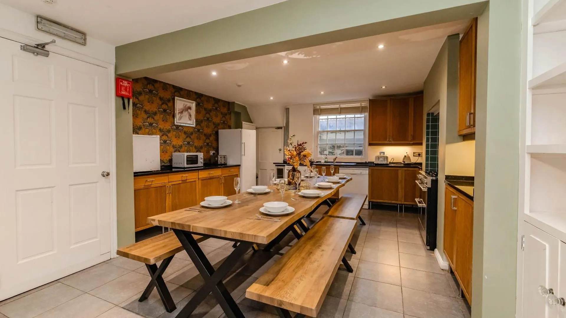 Perfect Big House Next To Brighton Beach Sleep 20 شقة
